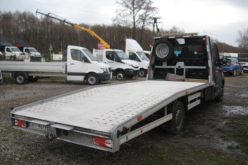 AUTOLAWETA . PRZEWÓZ POJAZDÓW.KLIMA. NA PODUSZKACH